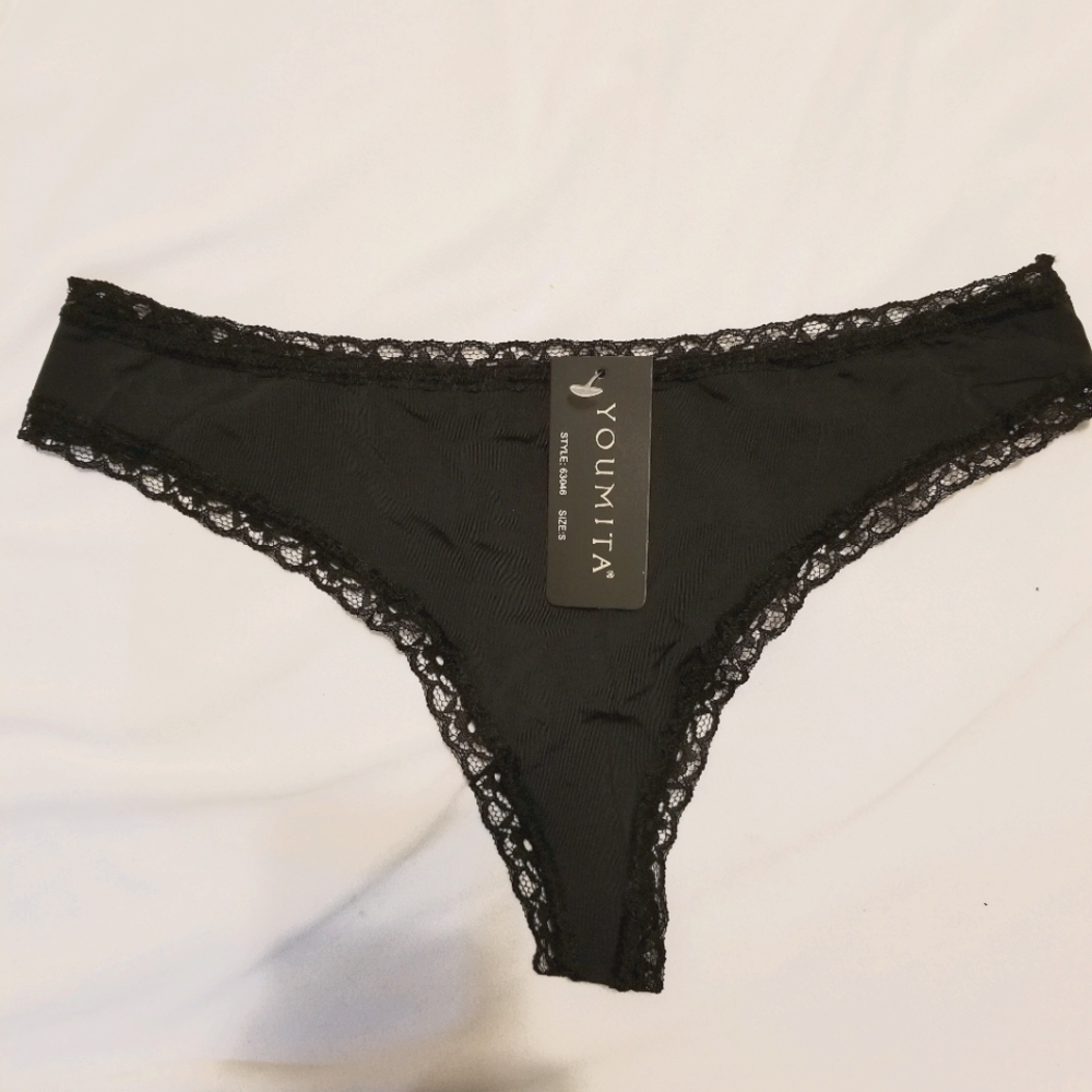 SEAMLESS THONGS